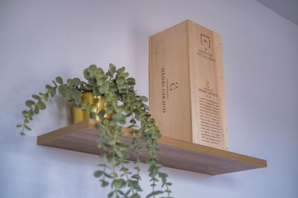 Le Clovis - Cathedrale Apartment Реймс Екстериор снимка