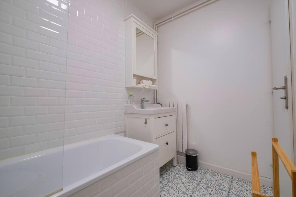Le Clovis - Cathedrale Apartment Реймс Екстериор снимка