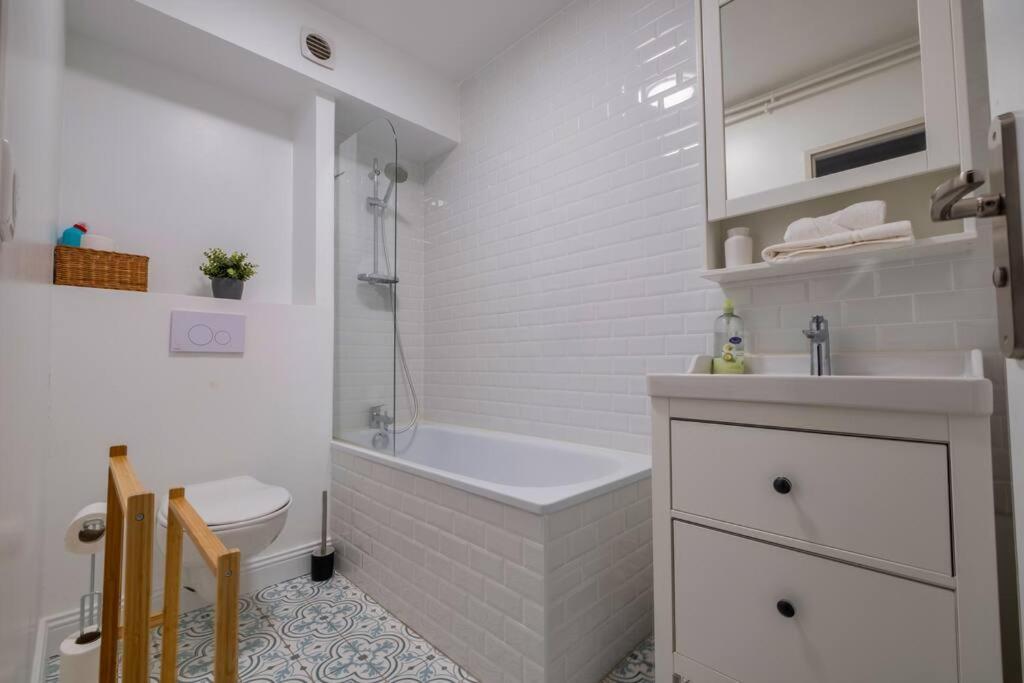 Le Clovis - Cathedrale Apartment Реймс Екстериор снимка